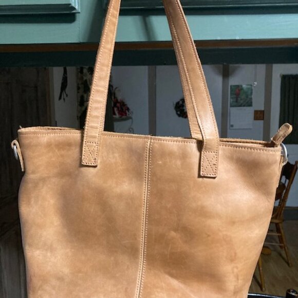 Duluth Trading Company nice leather shoulder bag - Picture 2 of 11